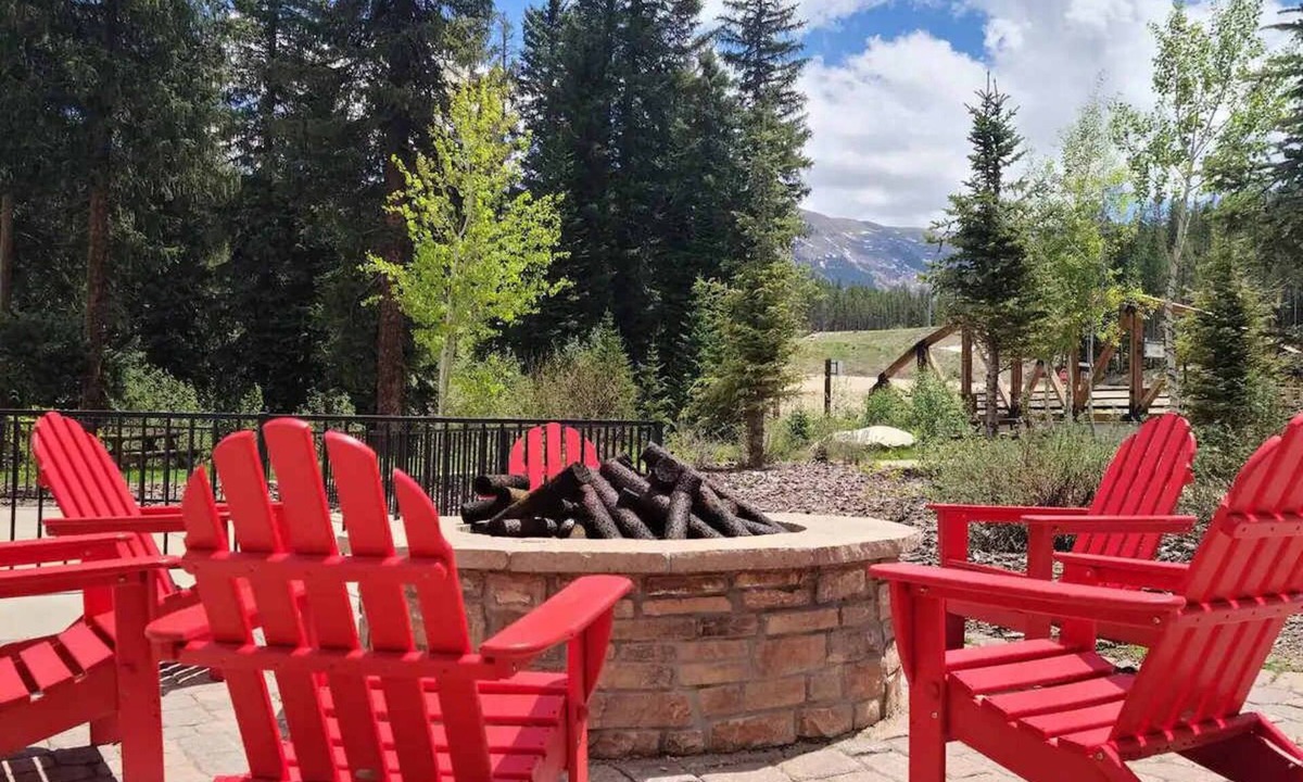 Fraser House | Spacious 3BR Fraser Townhome - Close to WP Resort
