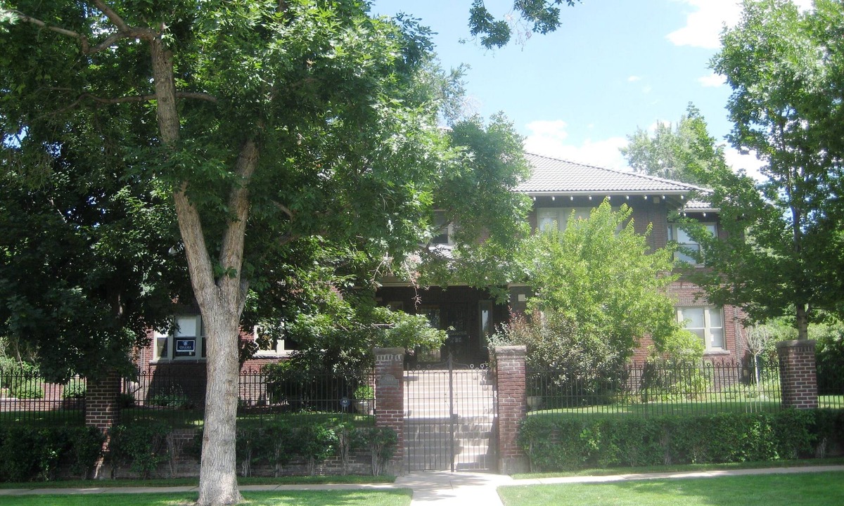 Congress Park House | Spacious 5-bedroom house with fitness room and AC in enjoyable Denver