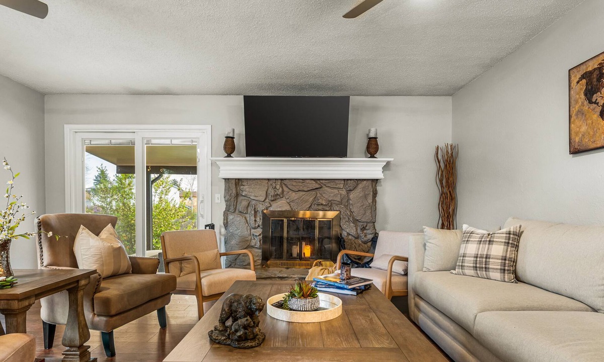 Westminster House | Spacious 6BR Retreat with Hot Tub near Denver