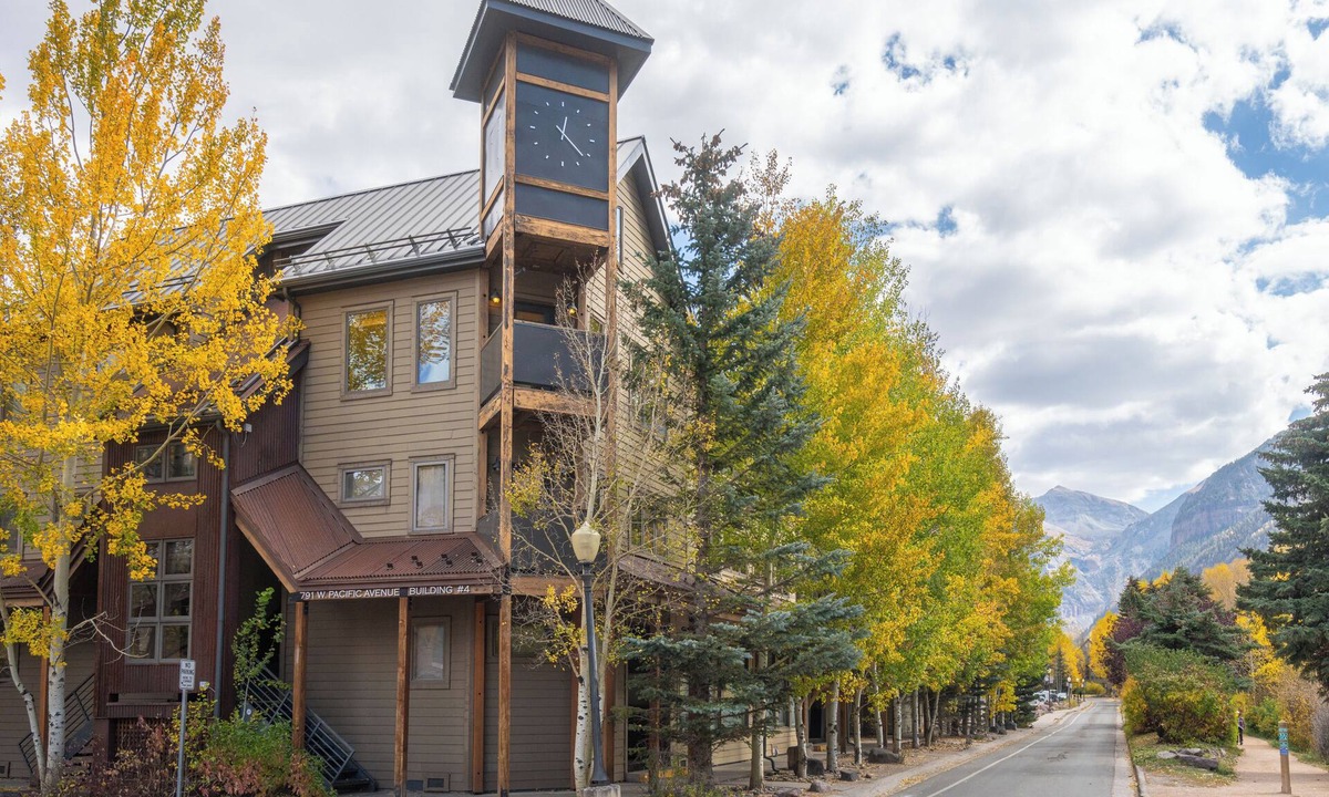 Telluride Condo | Spacious Condo in Telluride-Beautiful West Views!