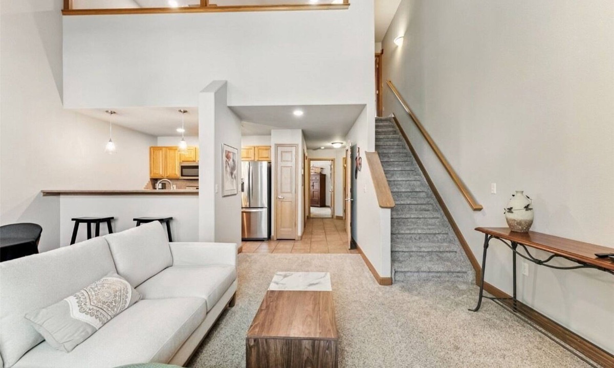 Frisco Condo | Spacious, Furnished & Bright 2-Level 2 BR Condo in Frisco on the lake