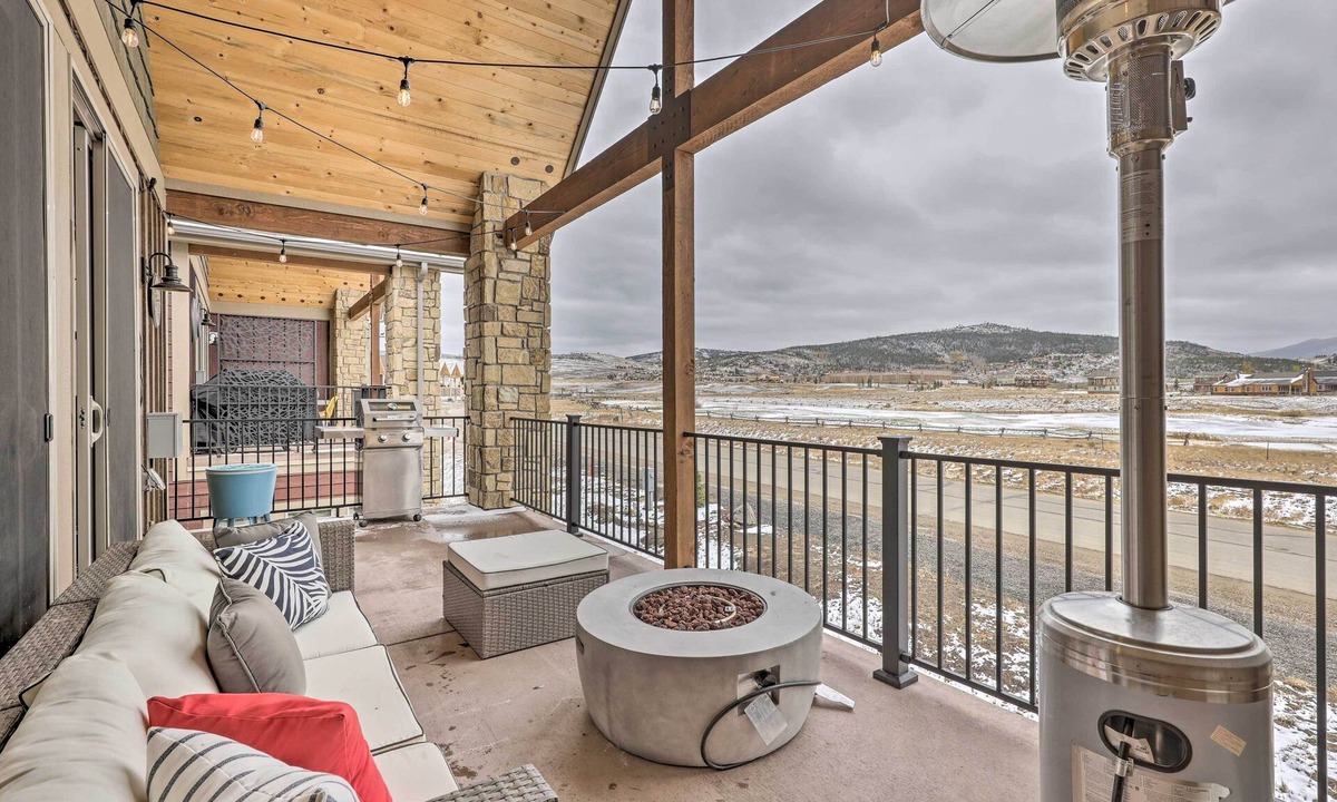 Grand Elk Ranch Condo | Spacious Granby Home w/ Fire Pit & Mtn Views!