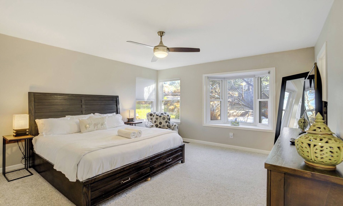 Rockrimmon House | Spacious Rockrimmon Getaway | Sleeps 14 | GameRoom