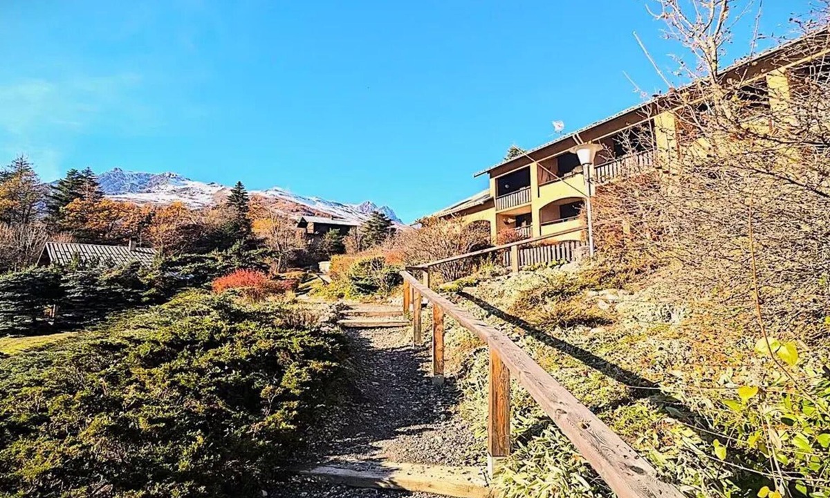 Vallouise-Pelvoux Apartment | Spacious, sunny 2-bedroom apartment with a balcony, sleeps 6