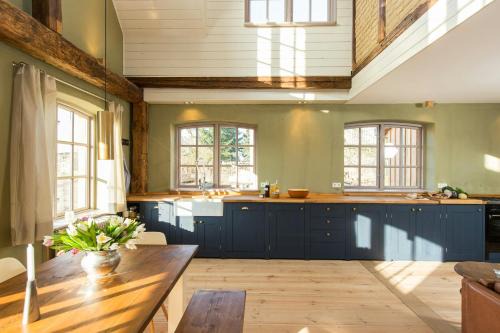 Muritz House | Spacious Vacation Apartment With A Garden View