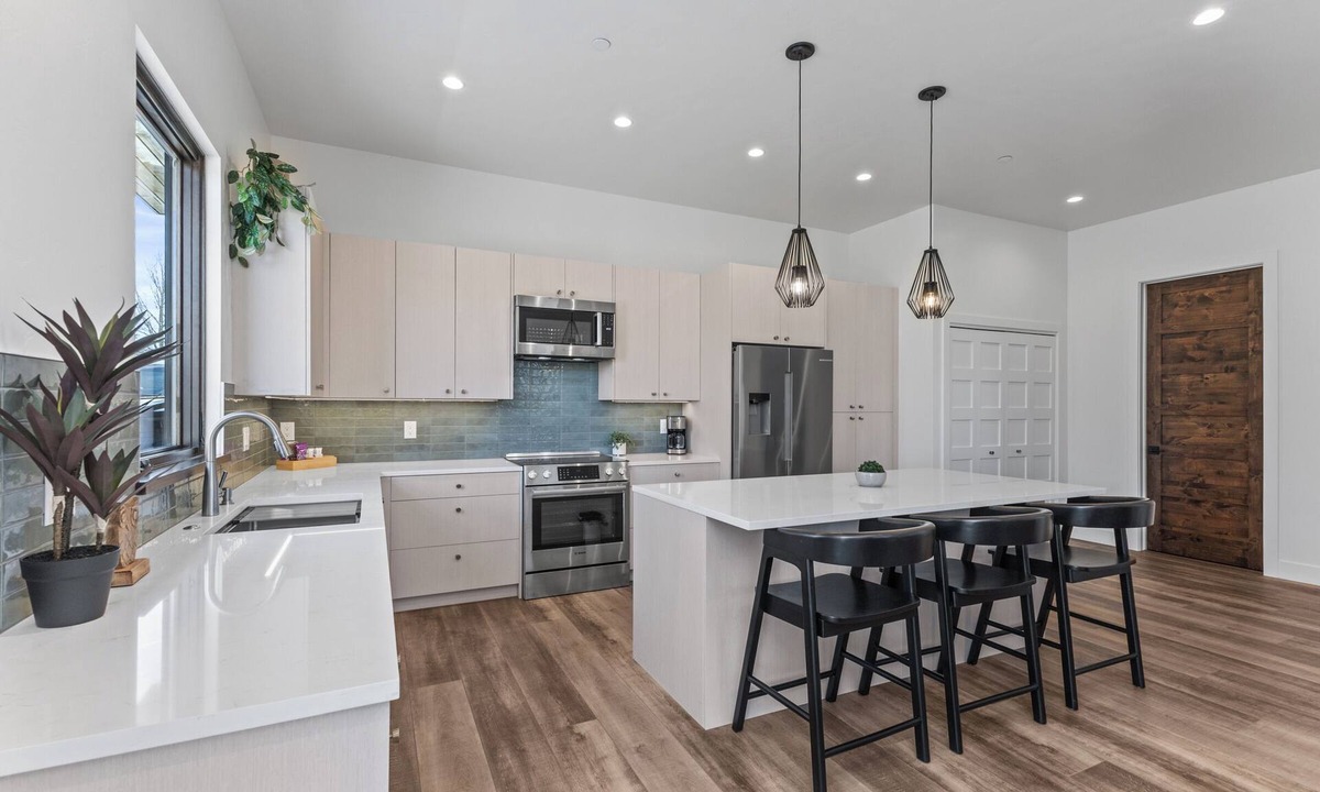 Steamboat Springs Apartment | Steamboat Monthly Rental | Furnished Condo by Yampa River | Free Bus Route