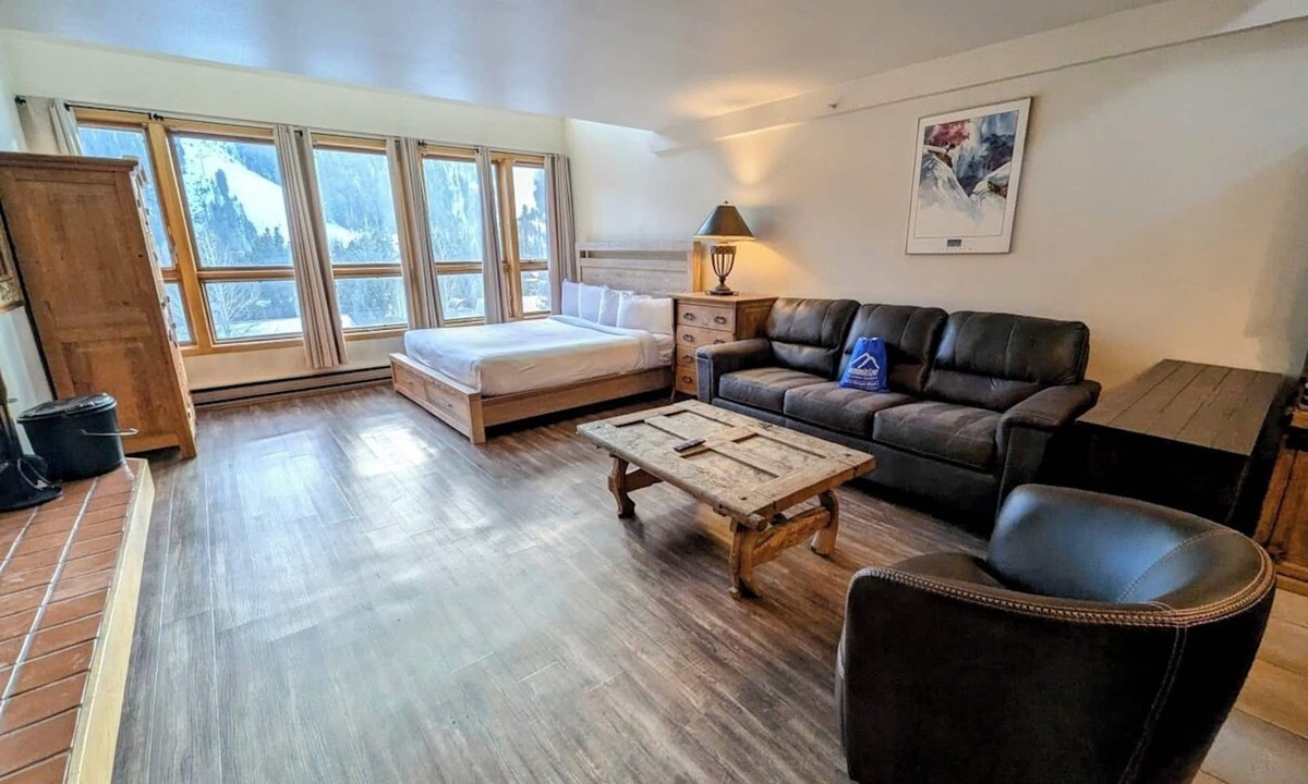 Mountain House Condo | Studio w/Full-Size Kitchen, Snake River Walks