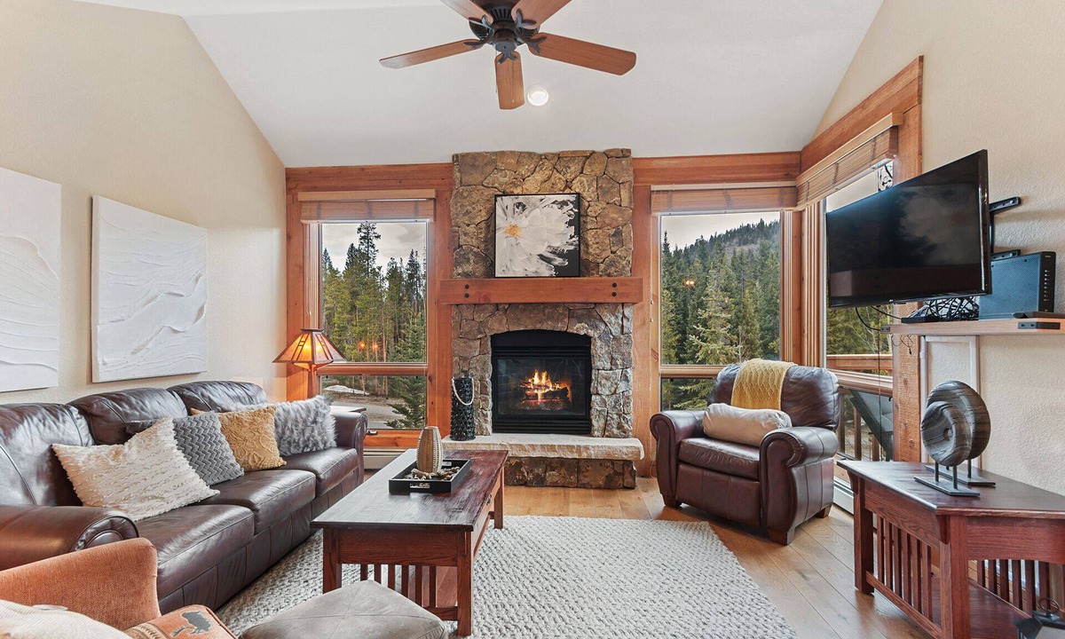 Keystone House | Stunning 3 BR Townhome in Keystone! Enjoy the complex hot tub after a long day o