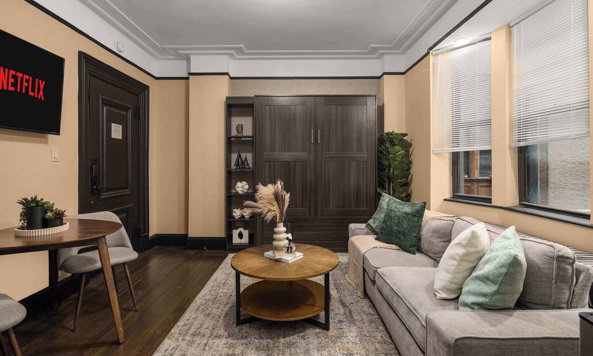 Central New York City Apartment | Stunning Apt in The Heart of New York City GYM!