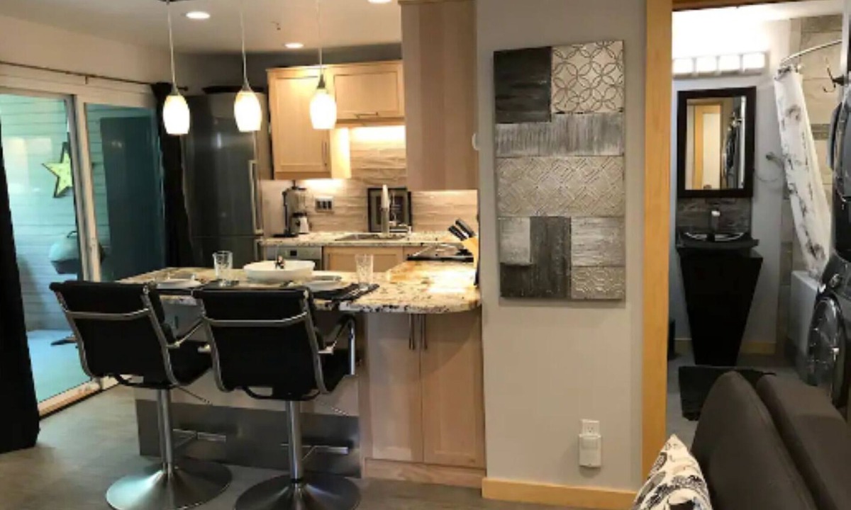 Whittier Condo | STUNNING Downtown PEARL St. SUITE Retreat!
