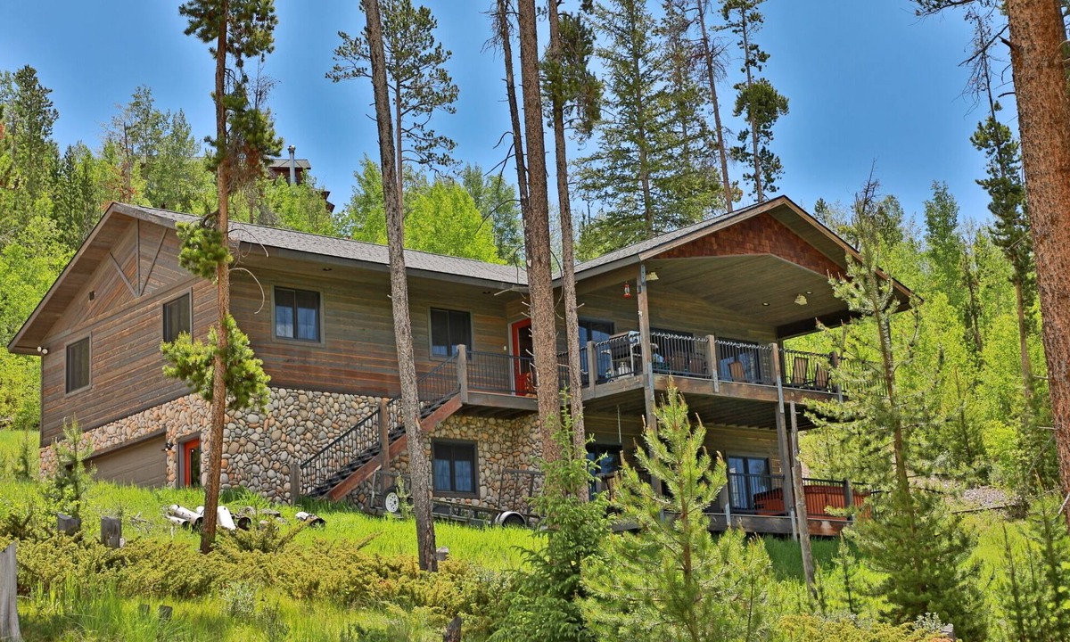 Grand Lake House | Stunning Vacation Home in Charming Town of Grand Lake - 5 Star Reviews - Hot Tub