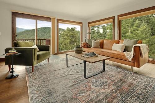 Shadow Mountain House | Stunning View House - 15-min to Town - Evergreen