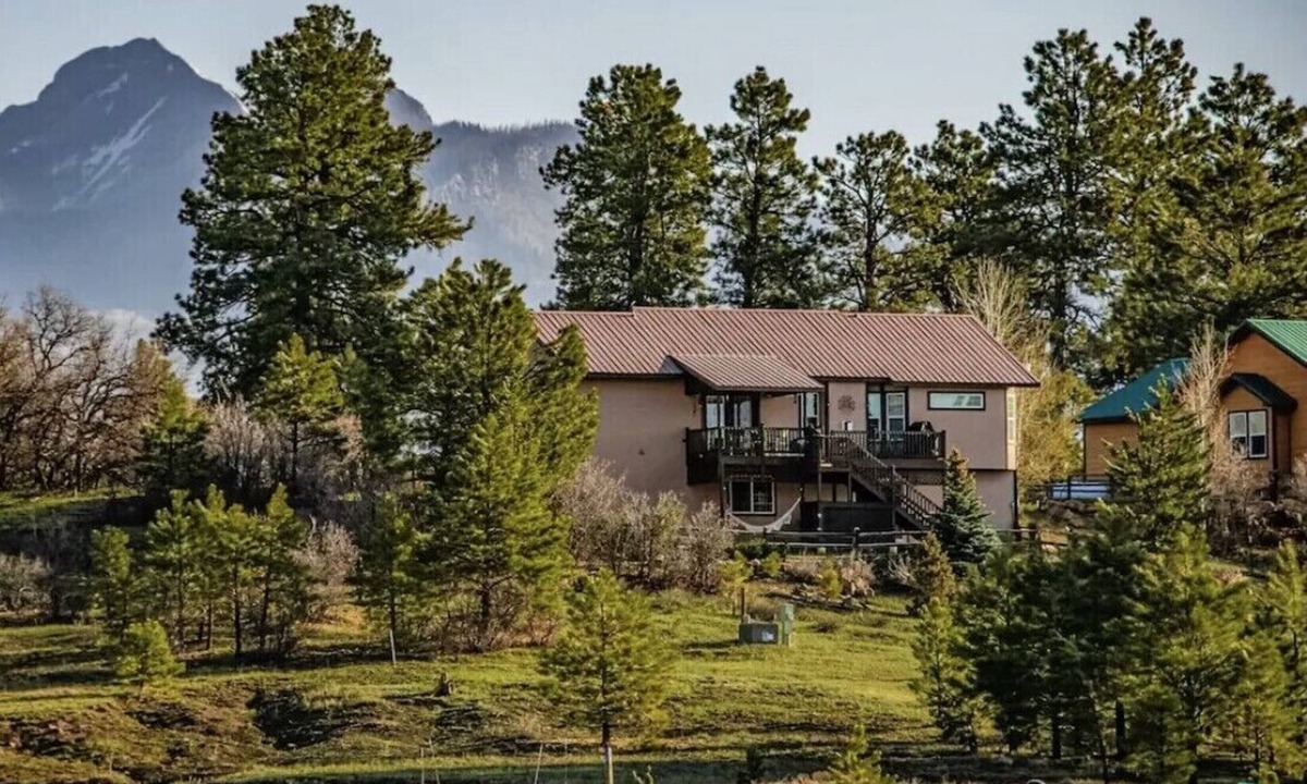 Lake Hatcher Park House | Stunning views of the majestic San Juan National Forest