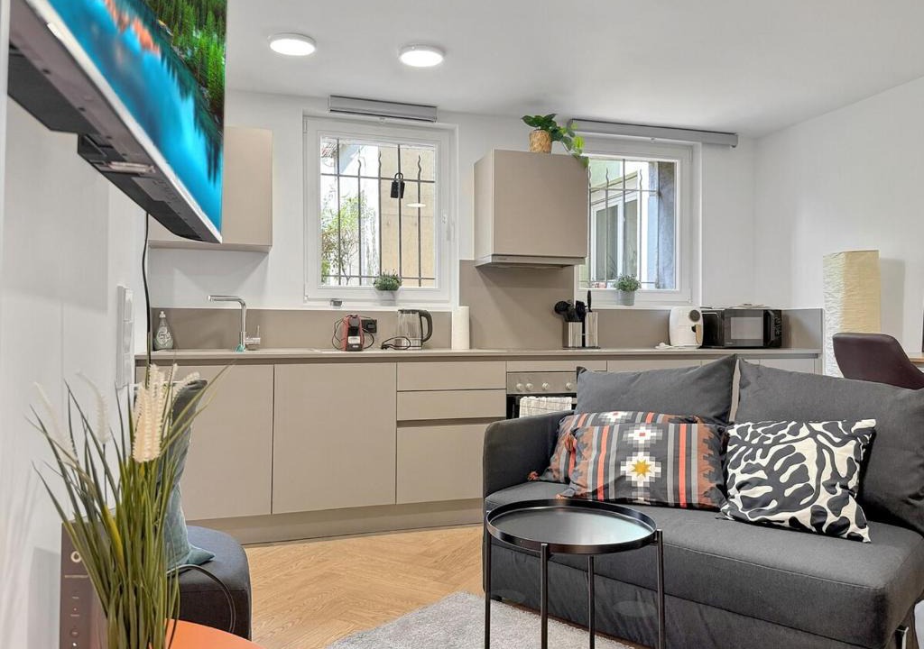 Lehen Apartment | Stuttgarter Apt mit Terrasse für 4 Pers