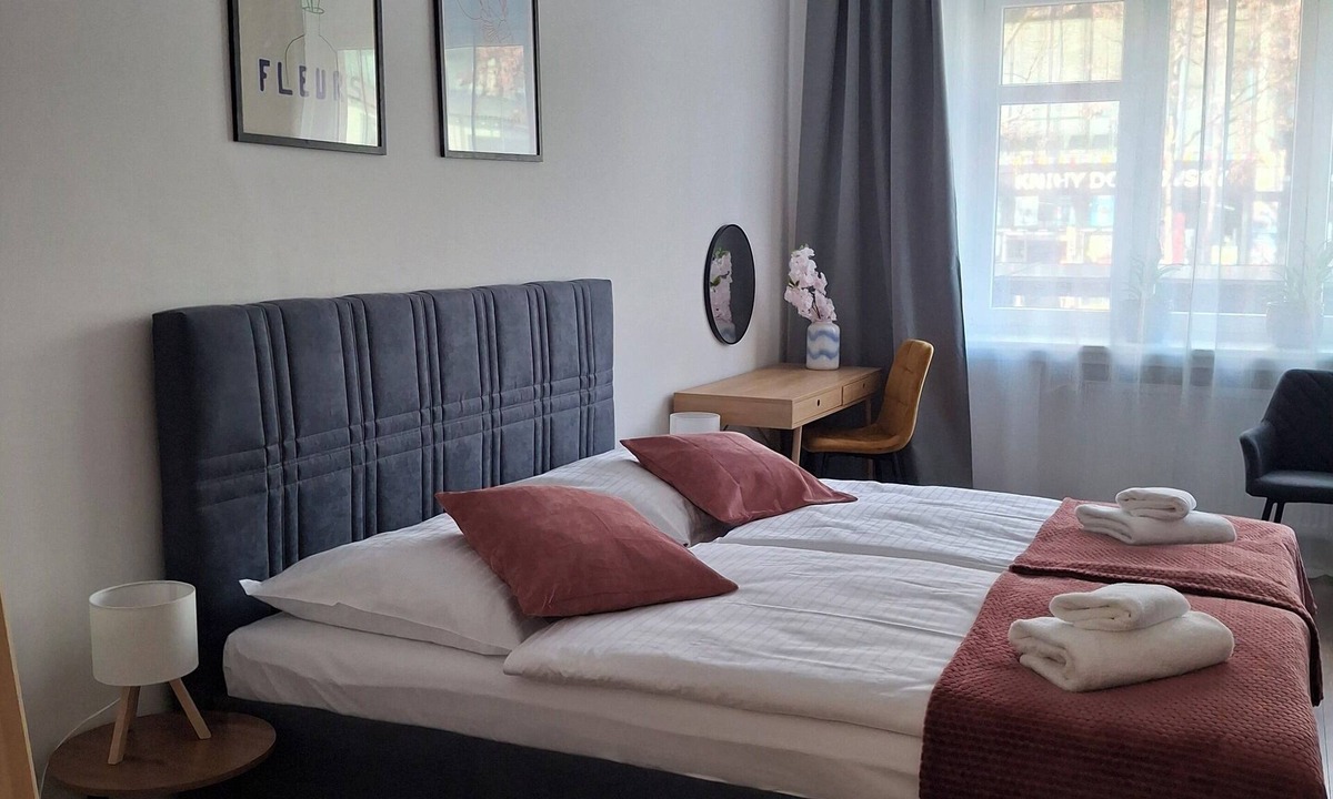 Andel Apartment | „Stylish Apartment 2 min Metro Anděl -4 guests