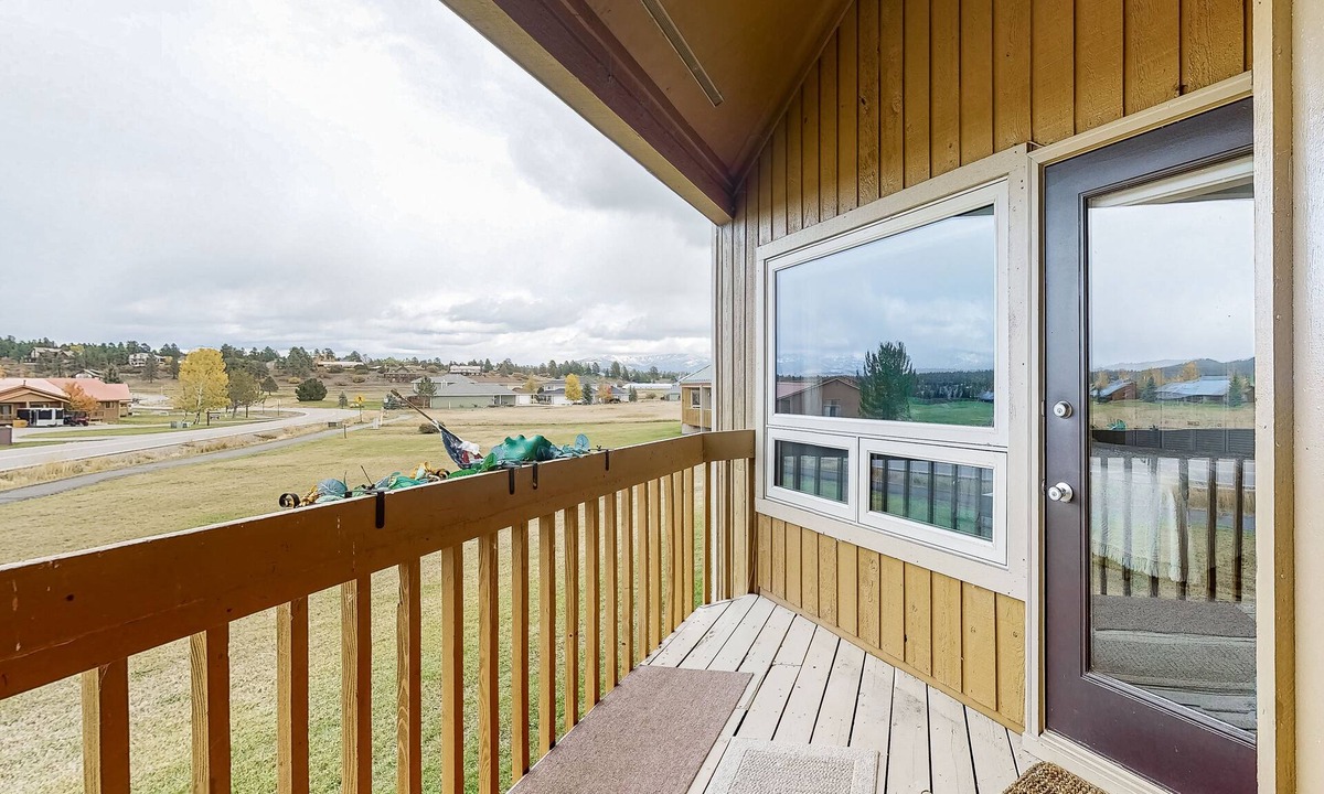 Pagosa Springs Condo | Stylish downtown getaway with private deck, fast WiFi, full kitchen & fireplace