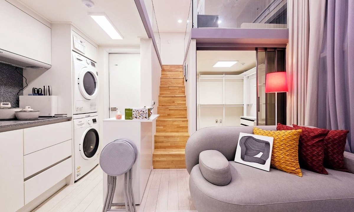 Yeoksam Condo | Stylish Duplex Loft in Gangnam Open Loft Bedroom & Walk-in Closet