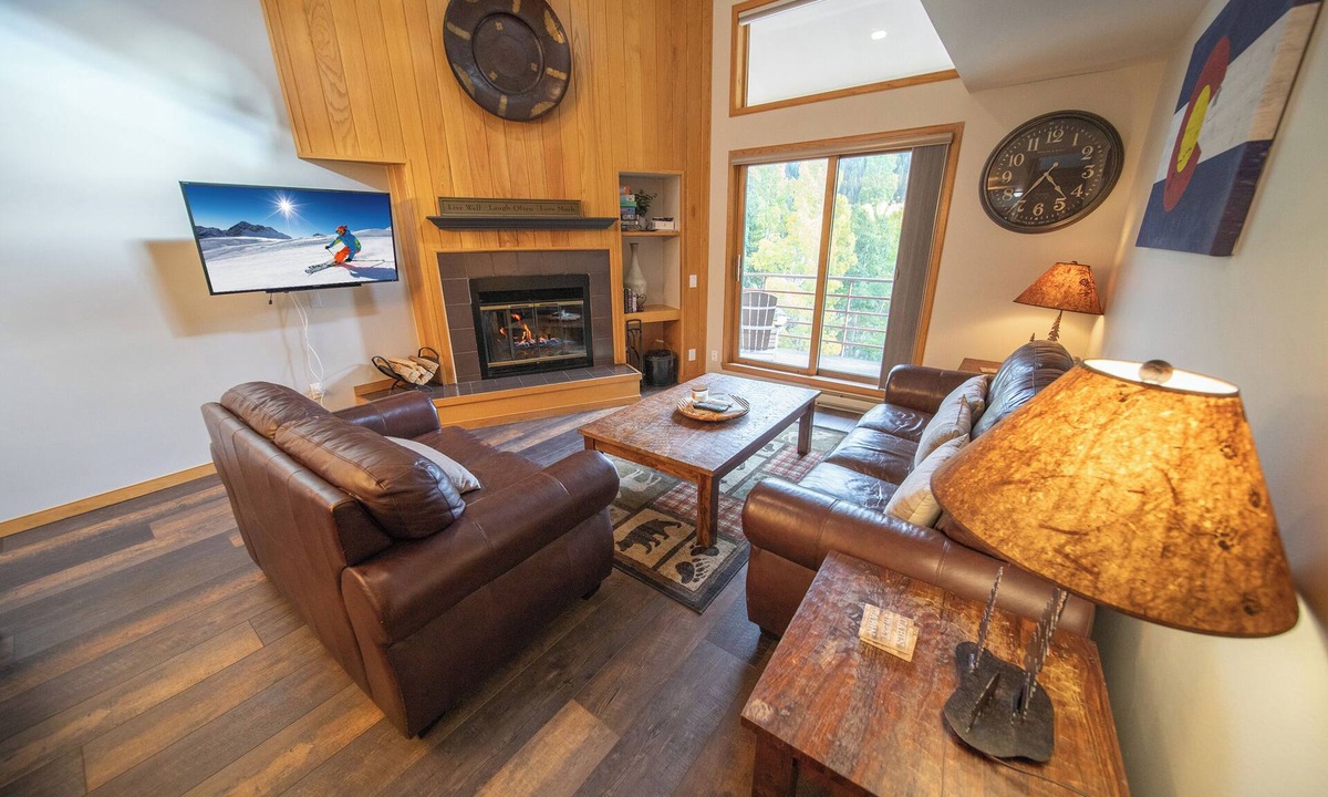 Mountain House Condo | Summer Retreat | Large Balcony & Amazing Views