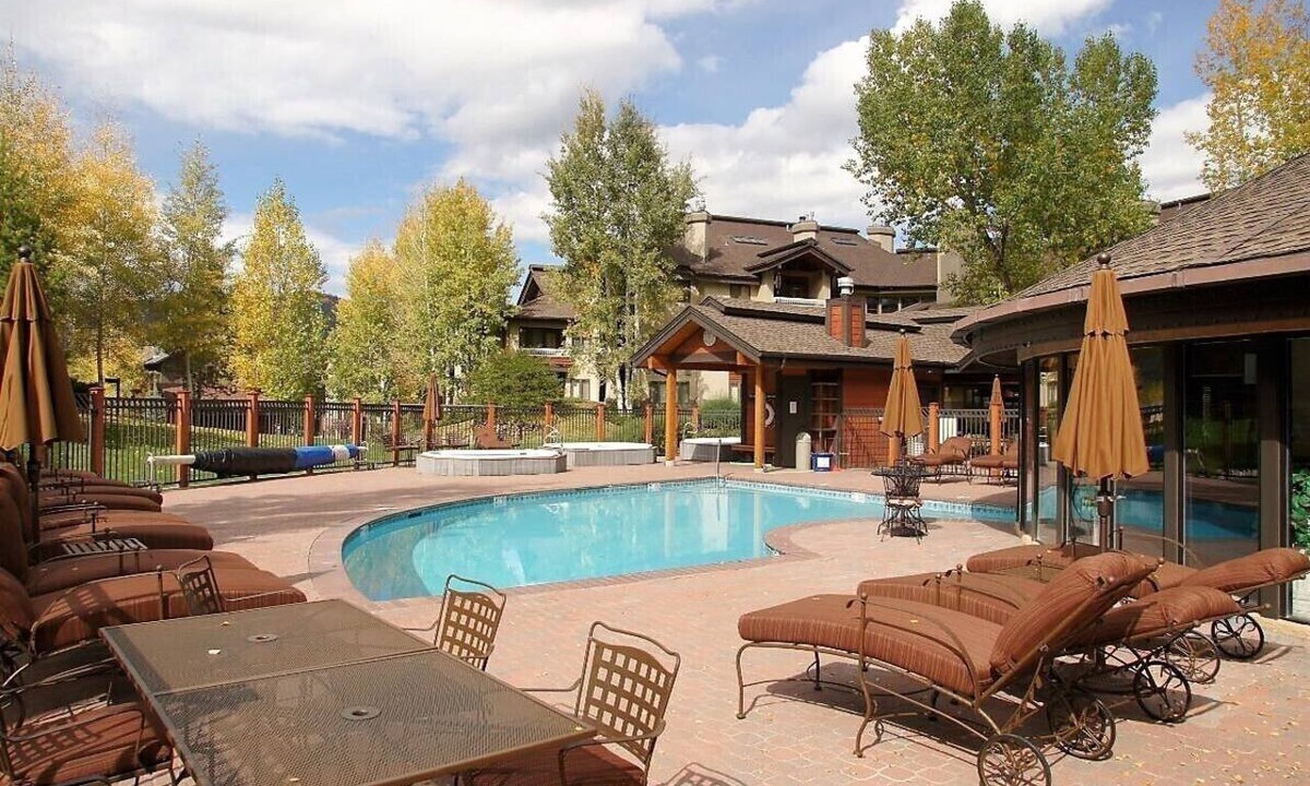 Steamboat Springs Condo | *Summer Sale* A/C, Large Deck, Private Washer/Dryer, Multiple Pools & Hot Tubs - Free Bus Route