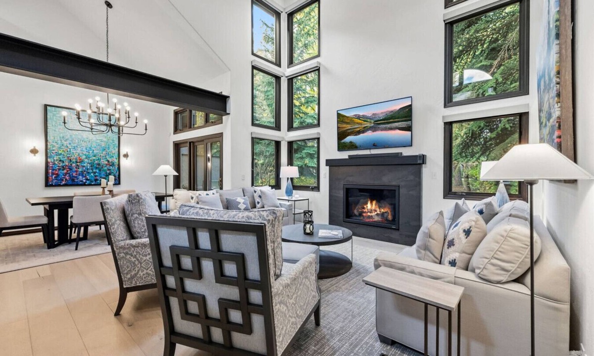 Edwards Villa | Summit on Dakota | Luxe Arrowhead Retreat