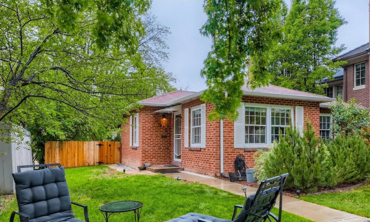 Cherry Creek House | Sun-filled House in the Heart of Cherry Creek
