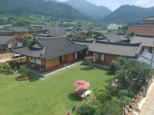 Nagan-myeon House | Suncheon Sagyejeol Haeoreum Hanok Pension