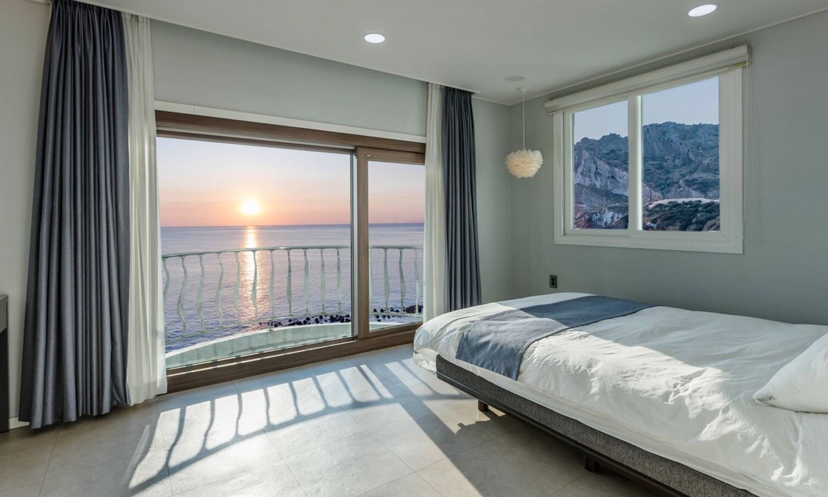 Seongsan House | Sunrise Castle Pension