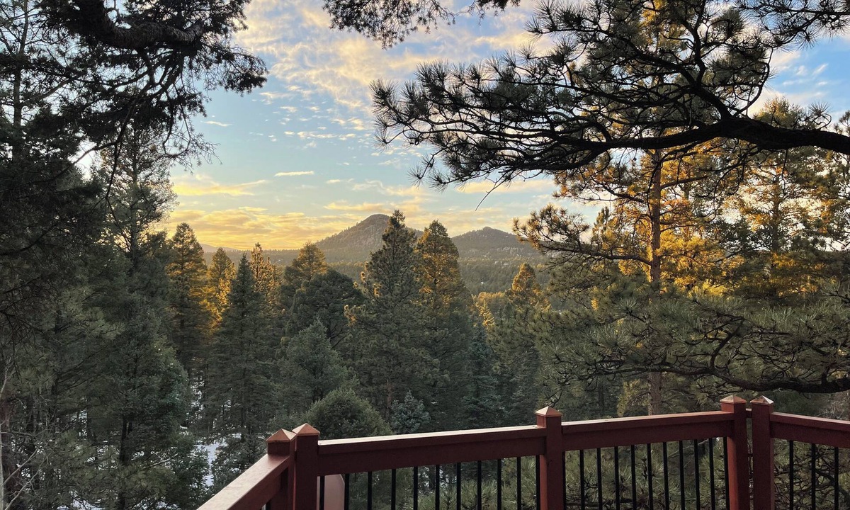 Divide House | Sunset Grove: New Hot Tub|Stunning Views|Game Room