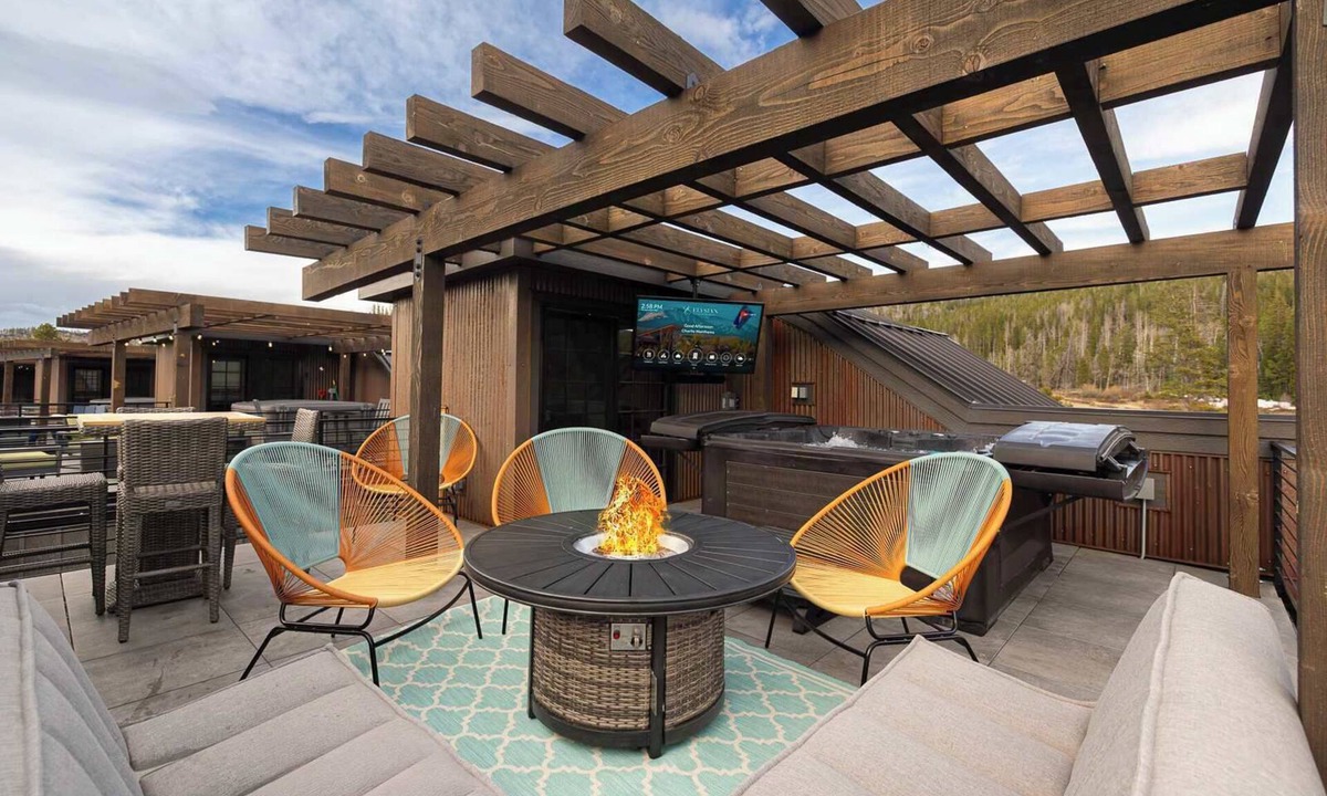 Winter Park Ski Chalet | Sunset Views | Private Hot Tub | Games