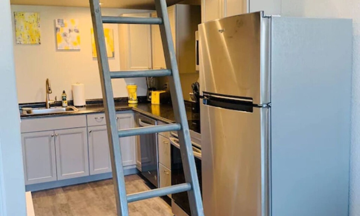 Colorado Springs Apartment | Sunshine Studio Colorado - A really cool tiny home!