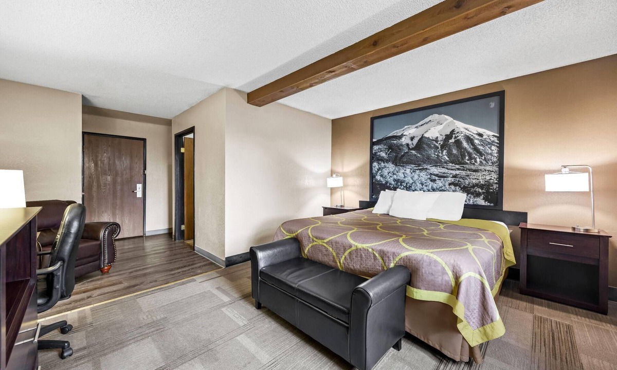 Cimarron Hills Hotel | Super 8 by Wyndham Colorado Springs Peterson Space Force