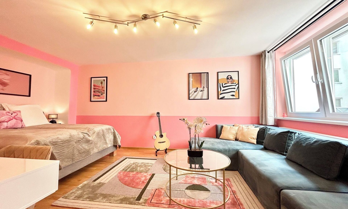 Landstrasse Apartment | Superb 2-Bedroom Apartment 1-Minute from Stadtpark