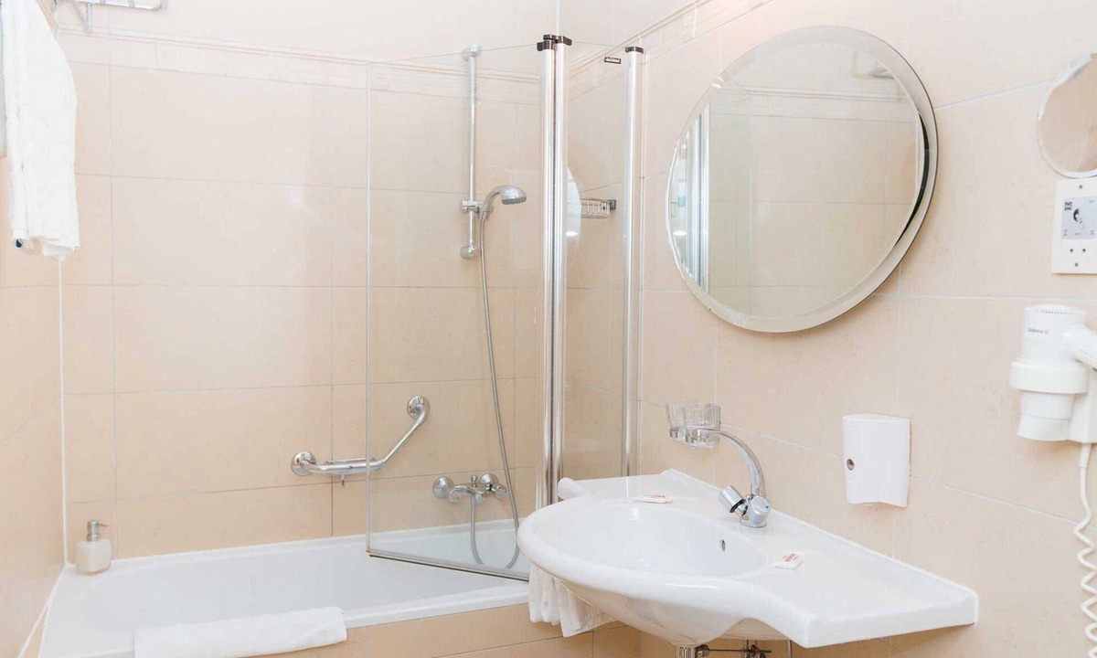 Innere Stadt Bed & Breakfast | Superior double or twin room - Pension Nossek *