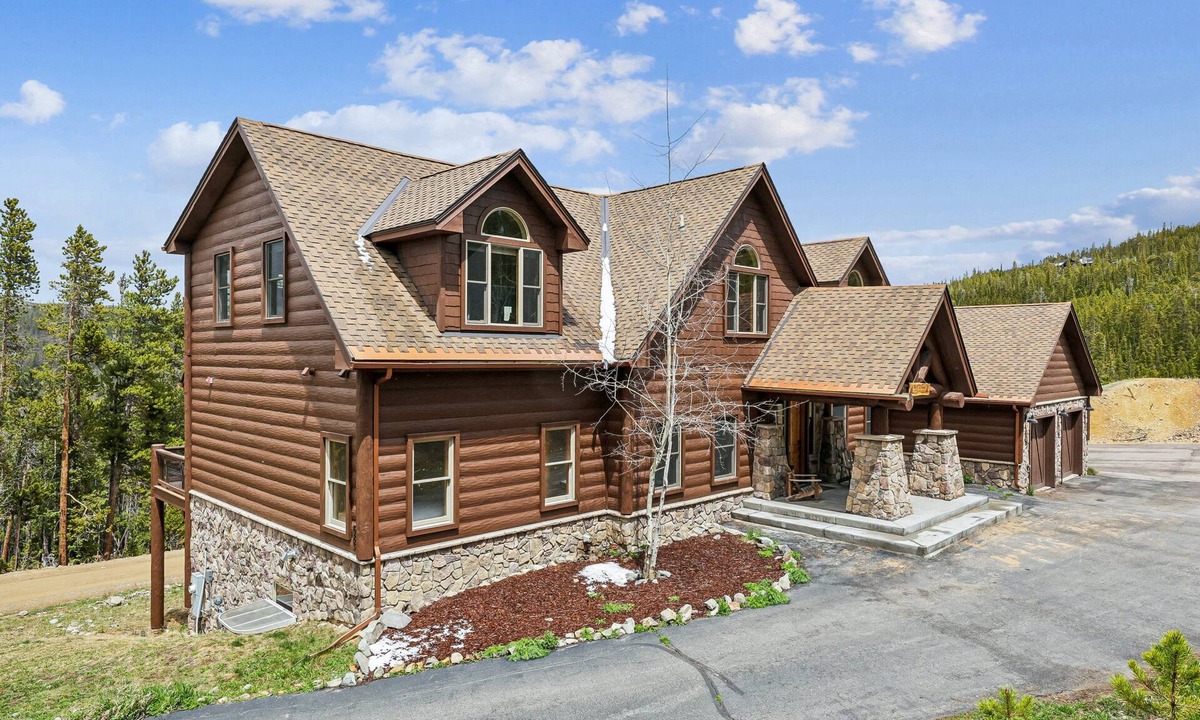 Baldy Mountain House | Swift Getaway: Great Views - Private Hot Tub - Game Room - Dog Friendly!