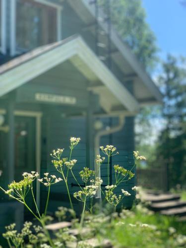 Tahkovuori Ski Chalet | Tahkon Riihiranta - 4 bedroom villa with lake view - Tilava mökki rantanäkymin