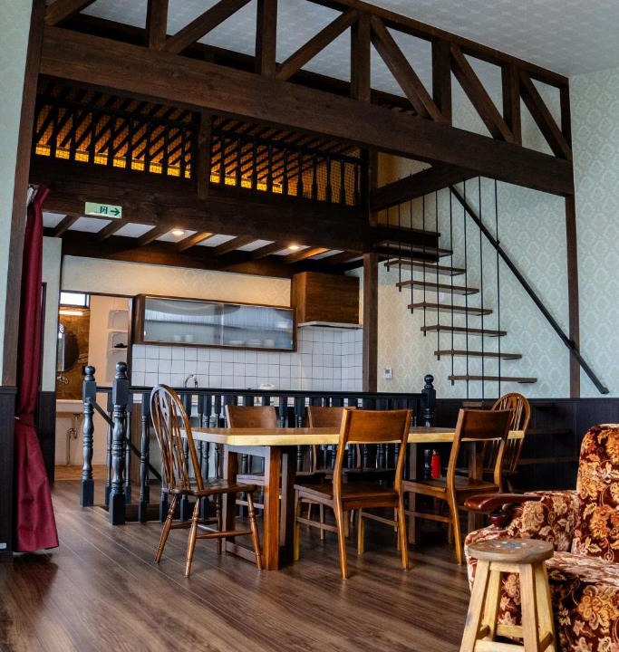 Doi Cho House | Taisho Roman-style Private Villa with Original Japanese Art 日本画原画の一棟貸し M's Lumos