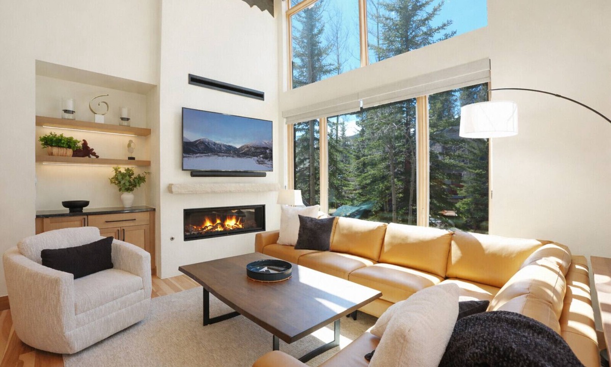 Peak 8 Ski Chalet | Tall Pines Imperial Townhome Ski In/Out Private Hot Tub