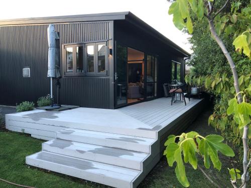 Kelvin Heights Apartment | Te Toka - Self Contained in Kelvin Heights