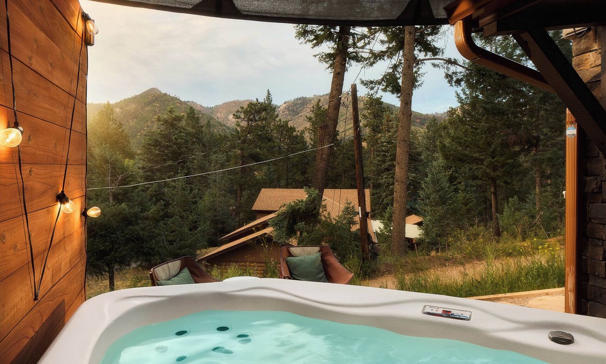 Cascade-Chipita Park House | The Bungalow: Ultimate Relaxation with Private Hot Tub, Scenic Mountain Views