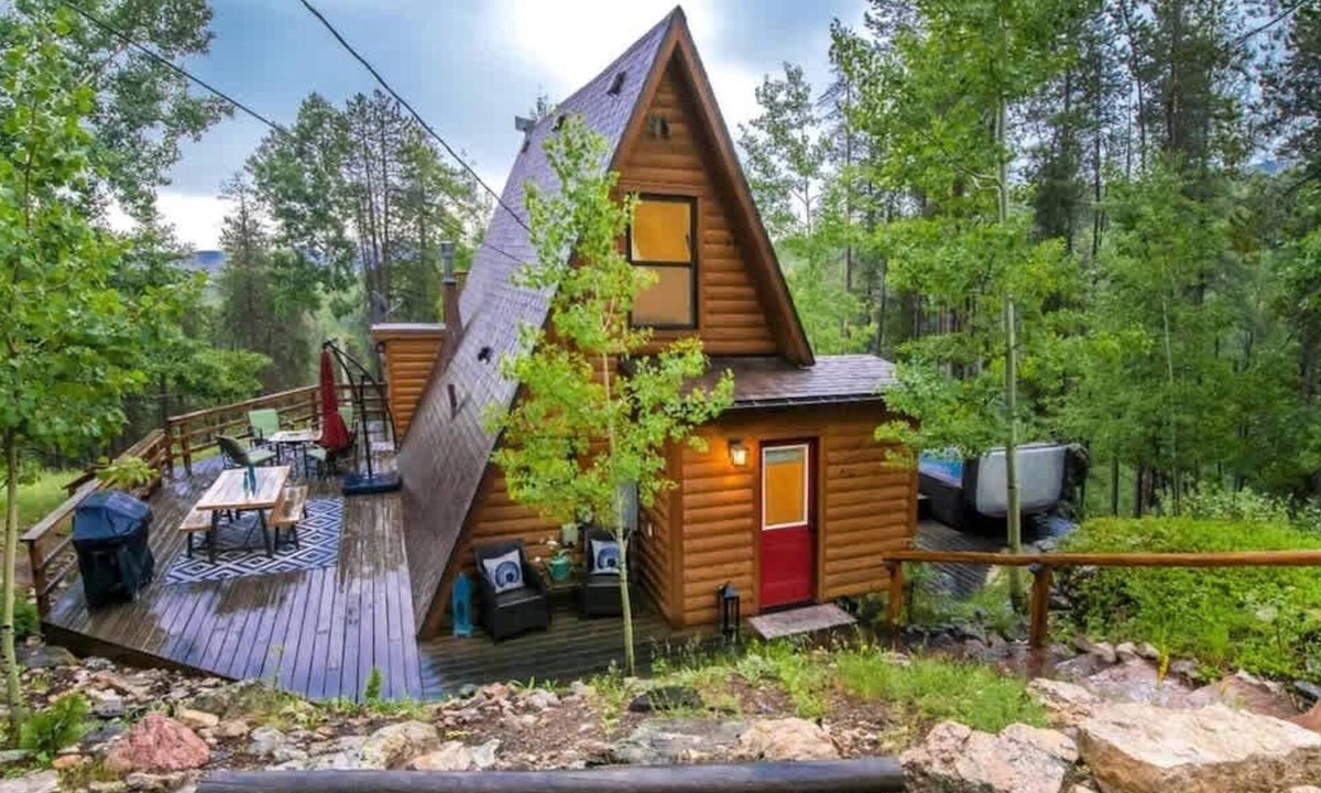 Shadow Mountain House | The Fox Den with views and creek on an acre!