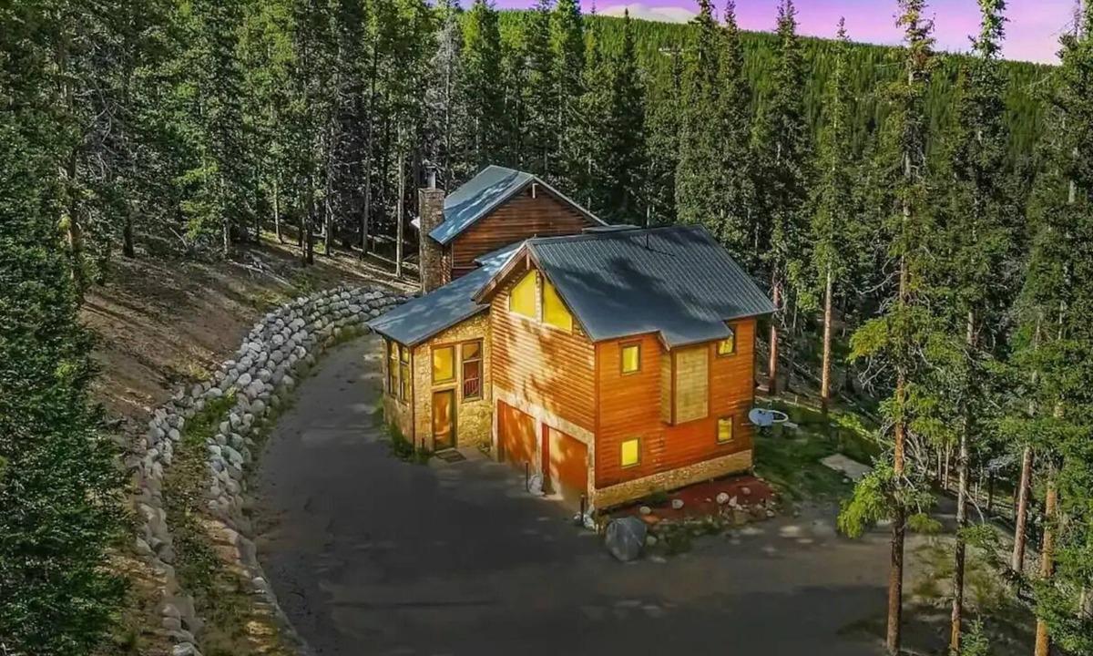 Valley of the Sun Cabin | The Lodge at Spruce Hill - Mountain views, hot tub, just south of Breckenridge!