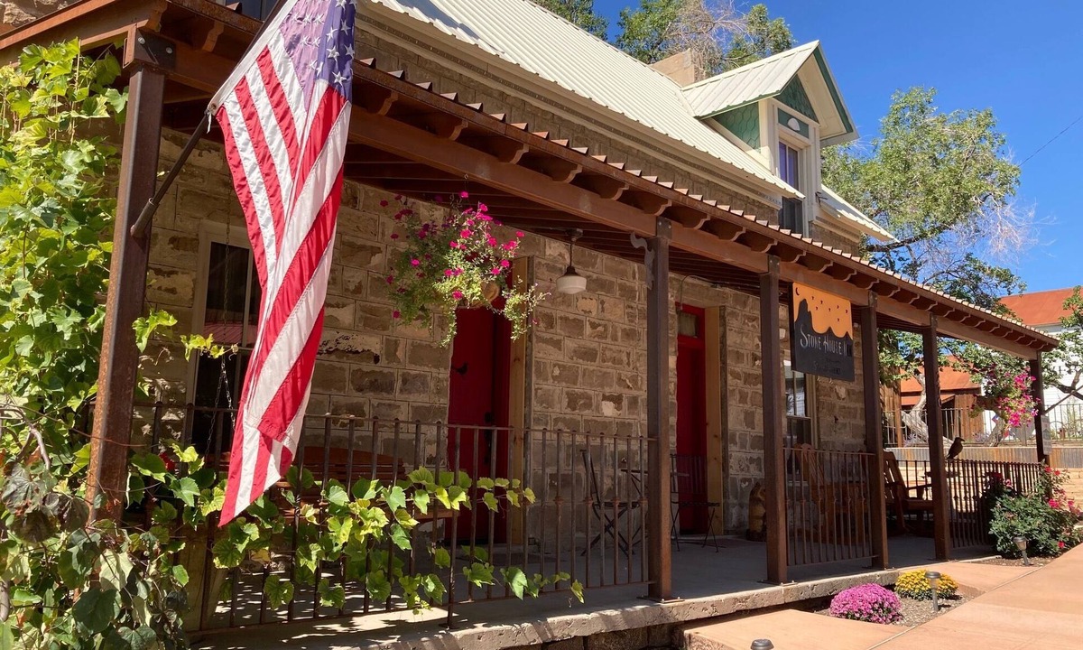 Crawford House | The Stone House Inn