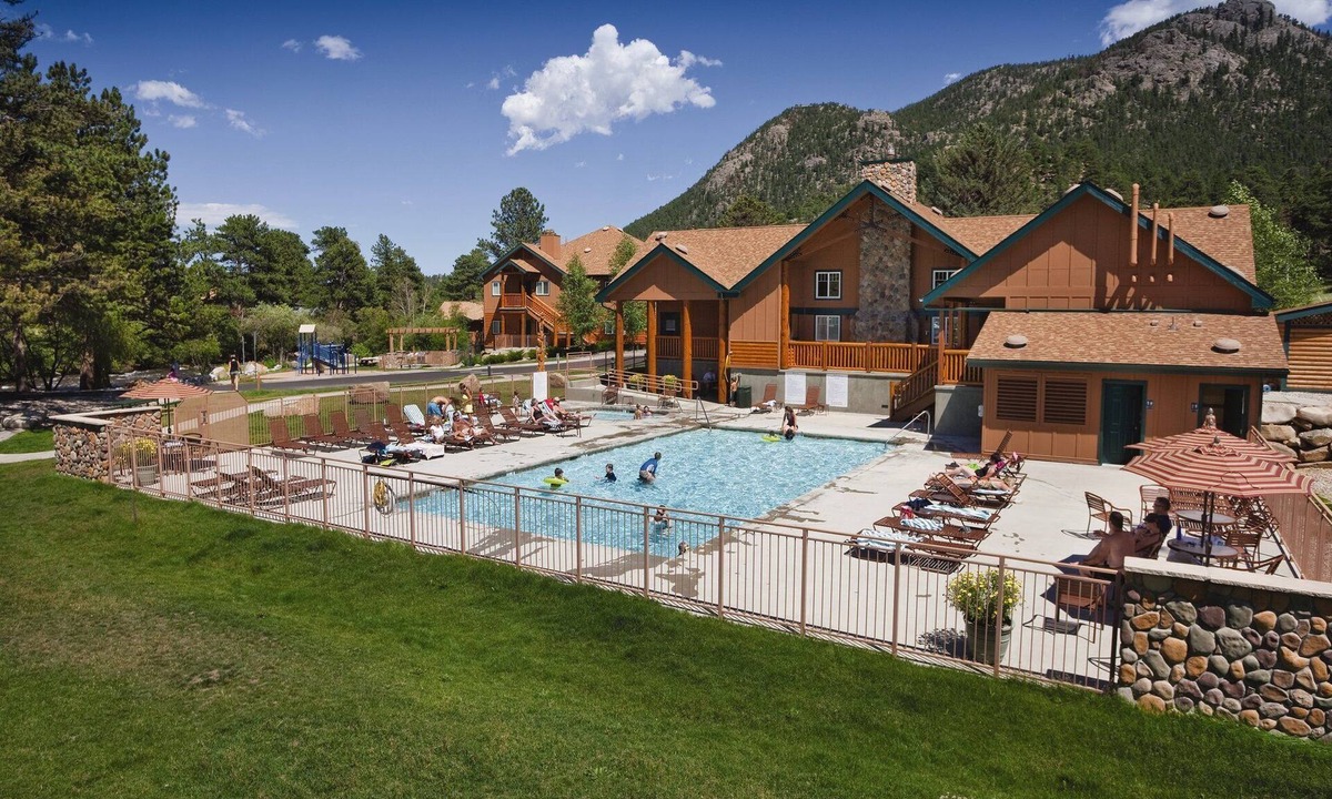 Estes Park Resort | This is as good as it gets!
