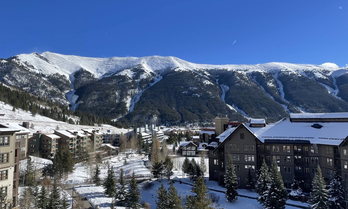 Copper Mountain Village Condo | TOP FLOOR corner condo in Prime Center Village with Amazing Mountain Views