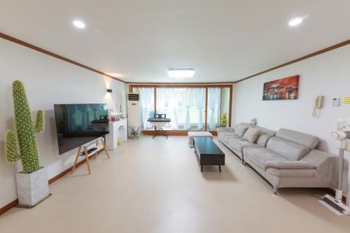Pyeongtaek Villa | Tov Stay Atti