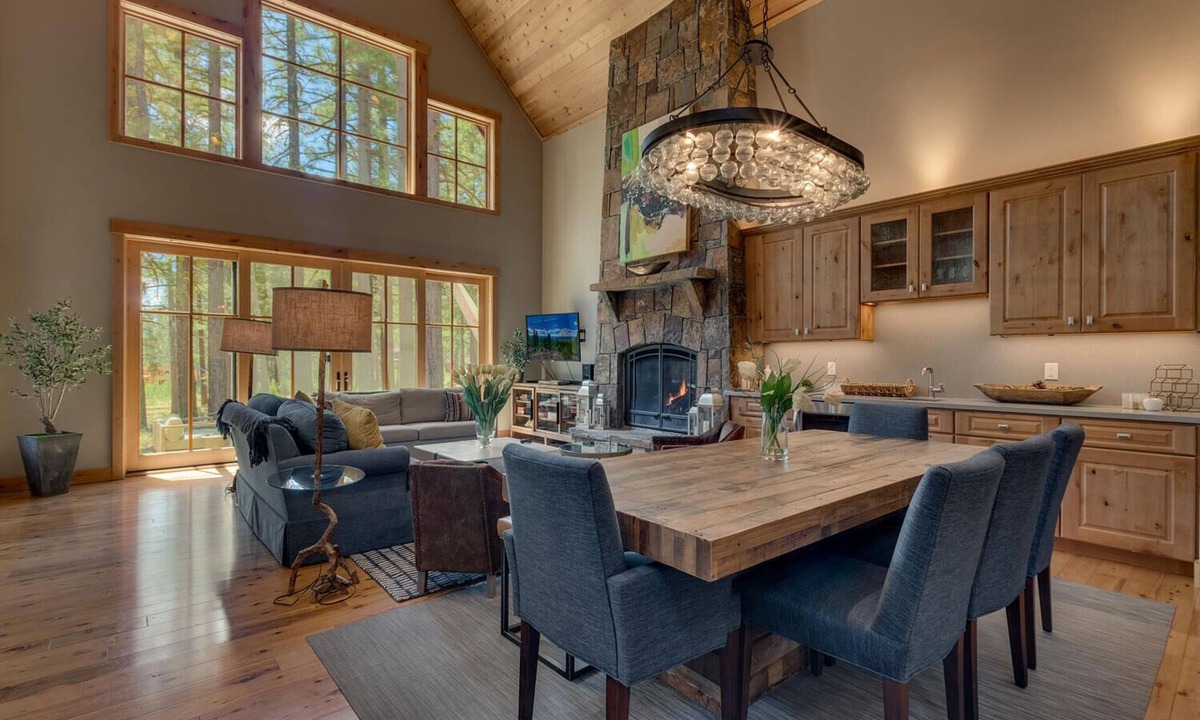 Truckee House | Truckee Treasure Gray's Crossing By Tahoe Getaways - Pet Friendly, Hot Tub w/HOA Access