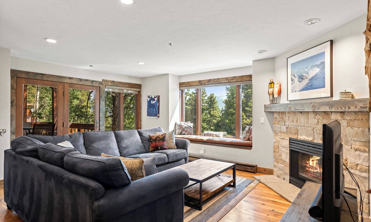 Four O'Clock Condo | True Ski In/Out, Walk to Town, Hiking Trails!