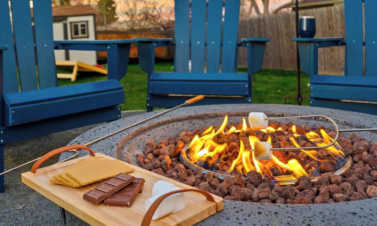 Highlands House | Ultimate Retreat: Theater, Sauna & Hot Tub, FirePit, 5BDR
