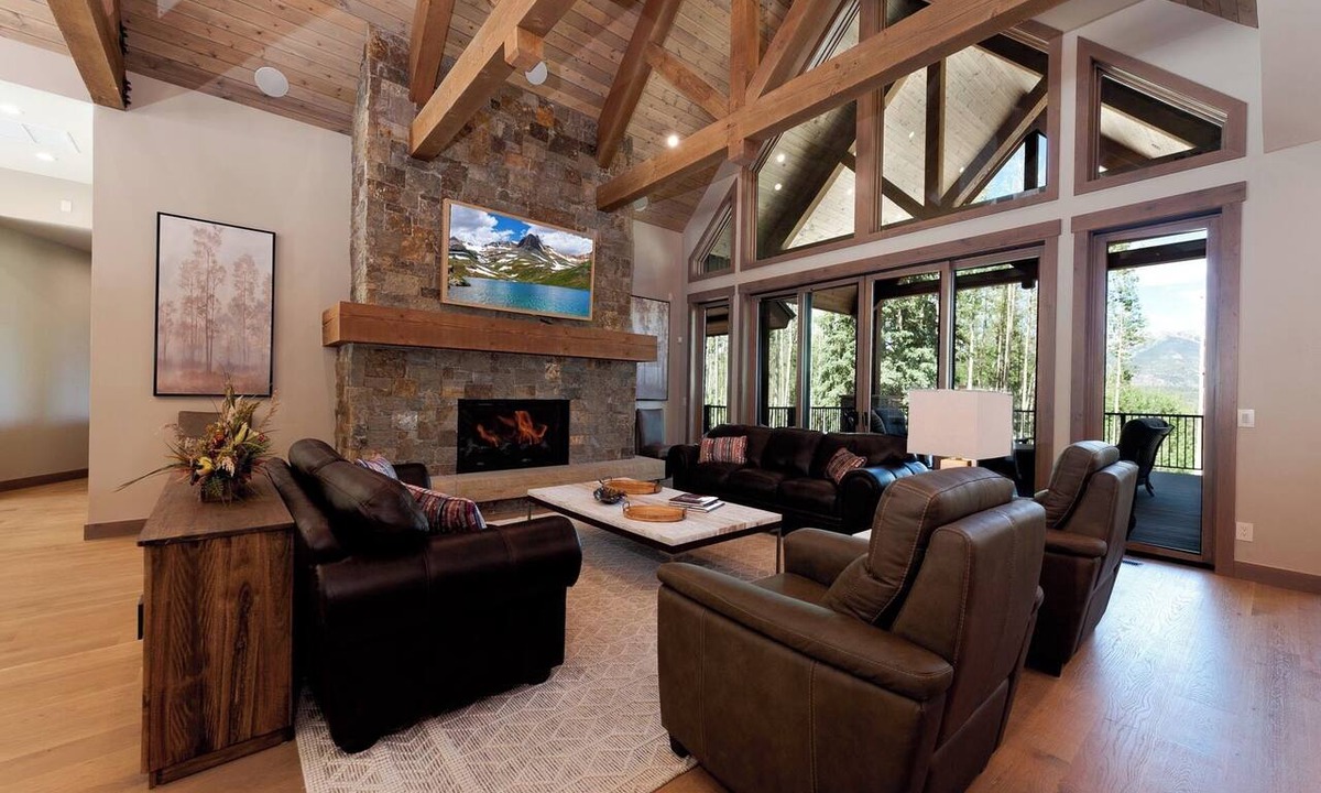 Purgatory House | Ultra Luxury Mountain Retreat on 9 Acres - 4 Miles to Purg - Hot Tub/BBQ/AC