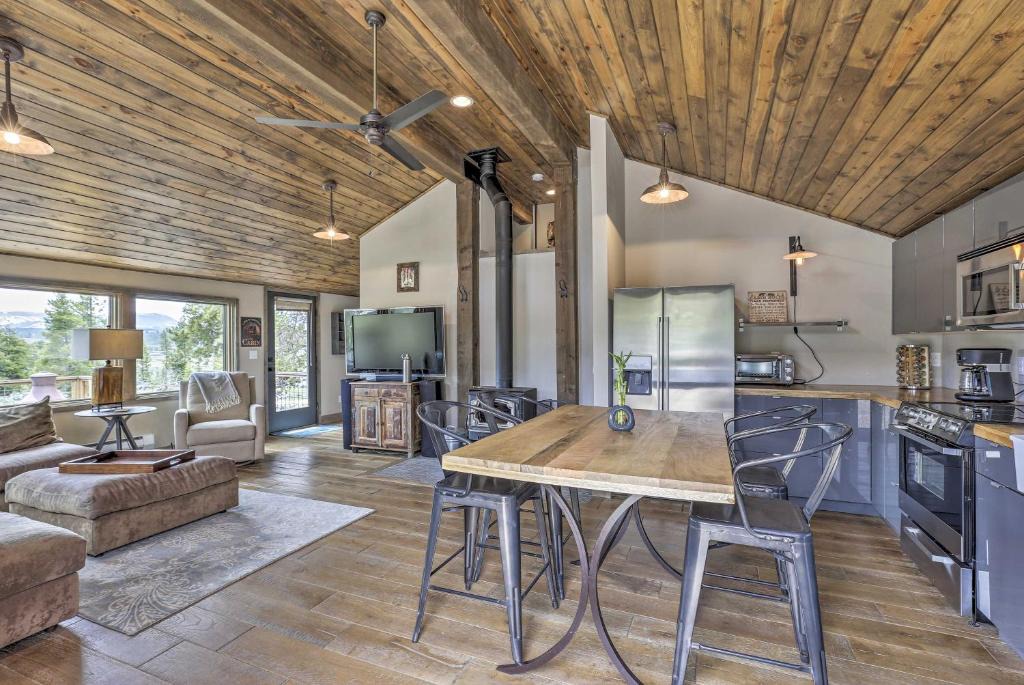 Tabernash House | Updated Cabin w/Hot Tub ~ 11 Mi to Winter Park!